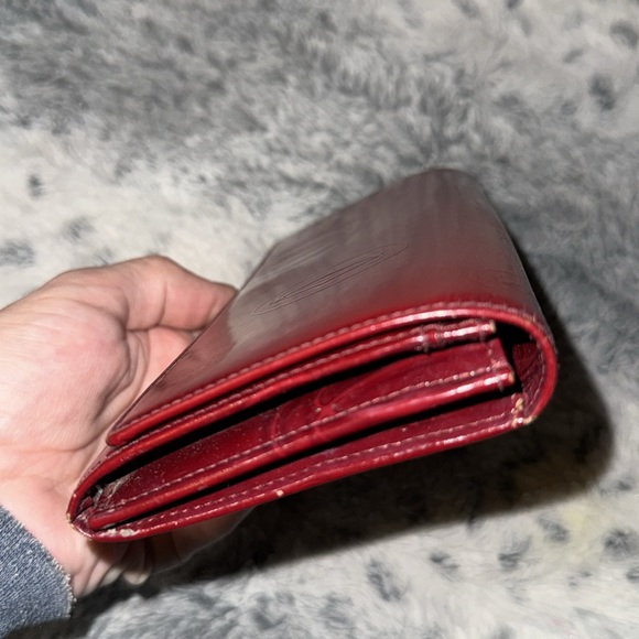 Women’s or Men’s Cartier Long Red Wallet! Preloved but no flaws! Snap is snappin - Picture 12 of 17